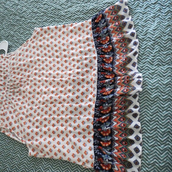 Patrons of peace floral sleeveless top - Picture 2 of 3